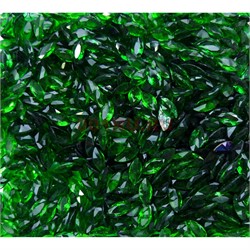 Кабошоны 4x8 челнок граненый из темно-зеленого стекла - фото 166624