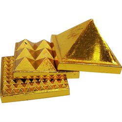 Пирамида из латуни из 3 частей средняя 3,7x4 см - фото 193799