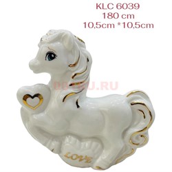 Лошадка с сердечком (KLC-6039) символ 2026 года из фарфора - фото 221508