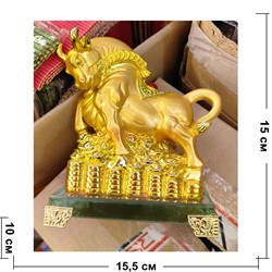 Бык под золото из полистоуна на деньгах с подставкой - фото 224092