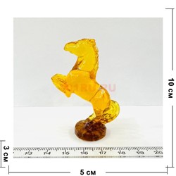 Лошадь на дыбах из янтаря 10 см - фото 225687
