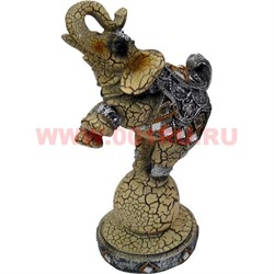 Слоник на шаре из полистоуна (19 см высота) - фото 98796