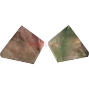 Пирамида из флюорита (2 цвета) малая 3 см