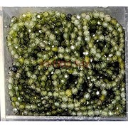 Кольцо из шпинели оливковый цвет бусина 3 мм граненая