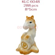 Лошадь с монетой (KLC-6048) символ 2026 года из фарфора