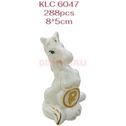Лошадь с монетой (KLC-6047) символ 2026 года из фарфора