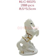 Лошадка на дыбах из фарфора (KLC-6025) высота 8,5 см символ 2026 года