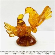 Голуби парочка из янтаря 8 см