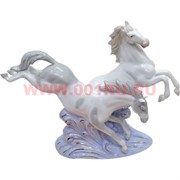 Символ 2014 года &quot;Бегущие лошади&quot; 25 см высота из фарфора